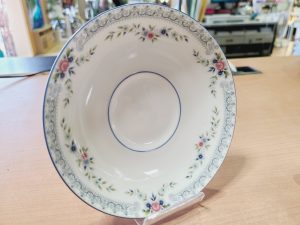 ウェッジウッド　レースピオニー　ティーカップ＆ソーサー（珈琲紅茶兼用）Wedgwood　イギリス　洋食器　ブランド